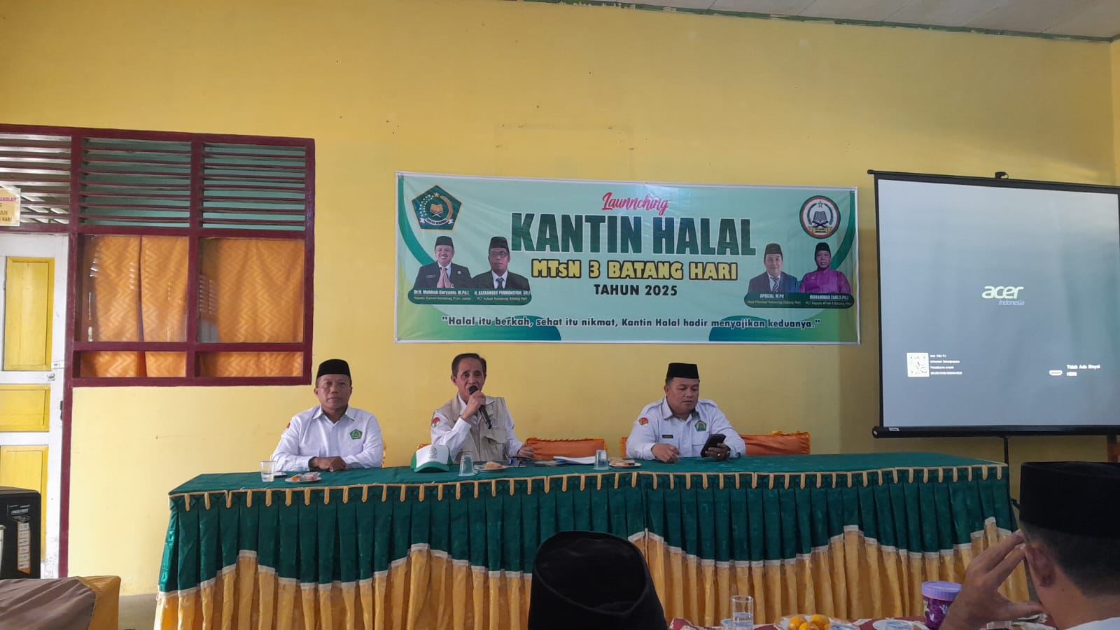 Peluncuran Kantin Halal di MTs Negeri 3 Batang Hari