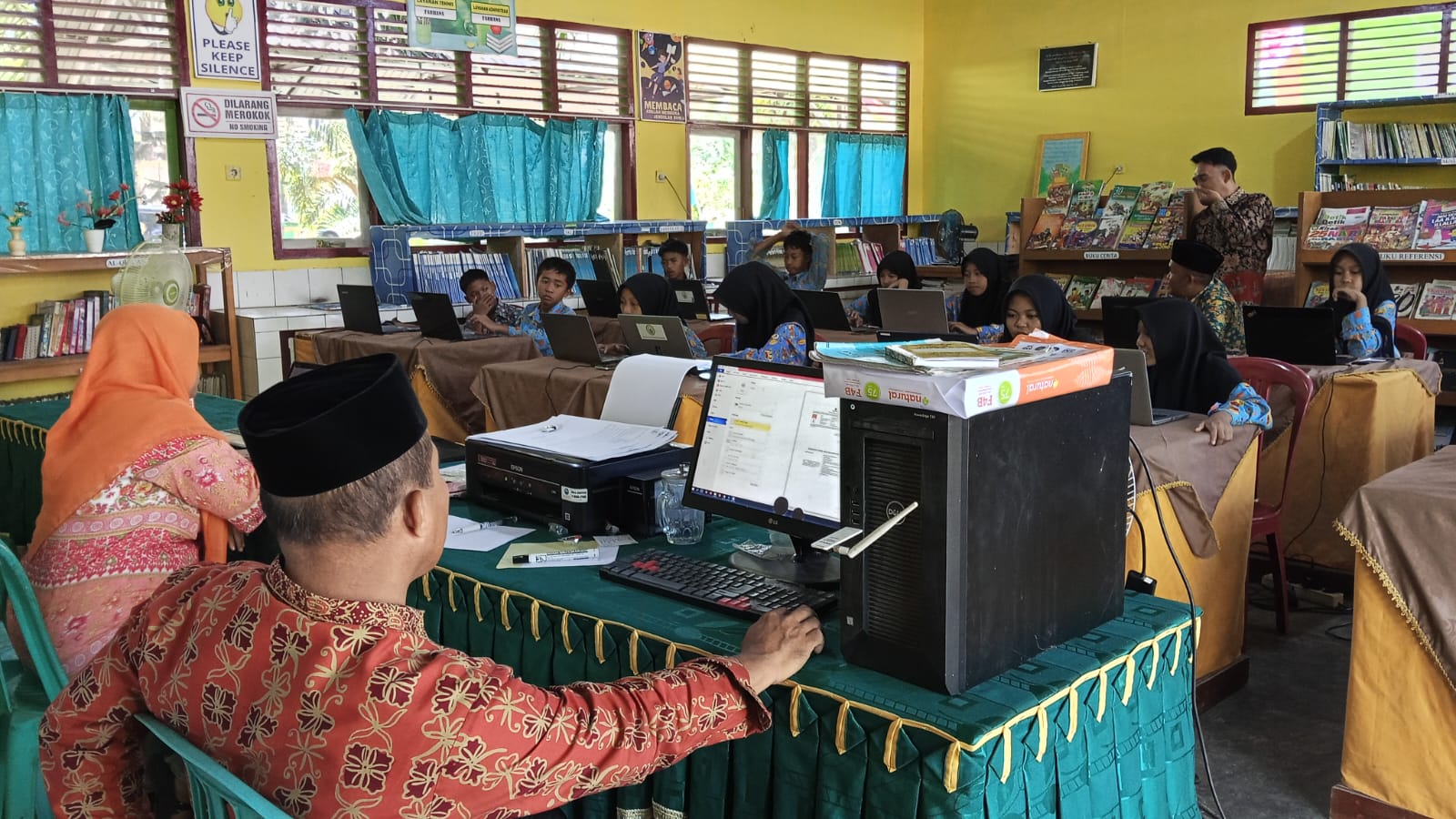 Hari Kedua Gladi ANBK Numerasi MTsN 3 Batang Hari Berjalan Lancar