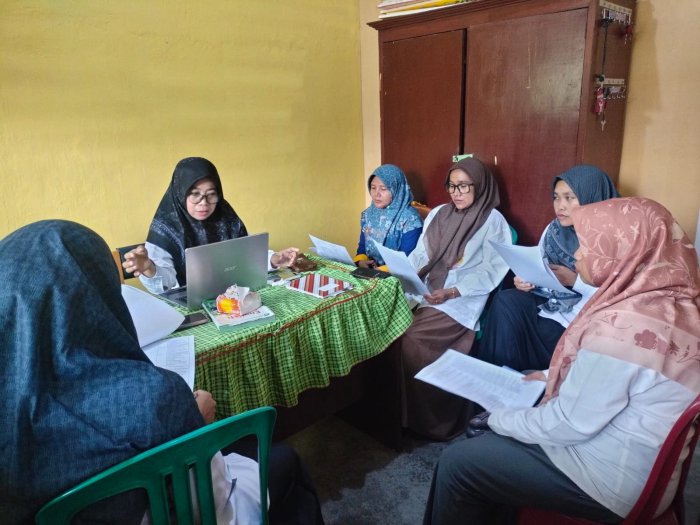 Perkuat Perencanaan Madrasah, Waka Kurikulum MTsN 3 Batang Hari Ajak Tim Siapkan EDM dan RKAM 2025 Secara Kolaboratif