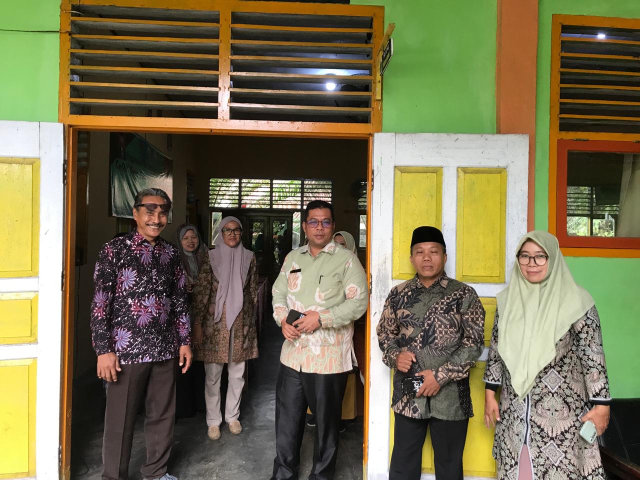 Kunjungi MTsN 3 Batang Hari, Plt Kakankemenag Batang Hari: Pertahankan Kebersihan Dan Kekompakan Madrasah