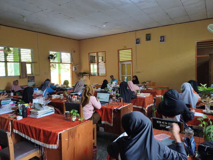 Rapat Rutin Desember, MTsN 3 Batang Hari Fokus Evaluasi Pembelajaran dan ASAS