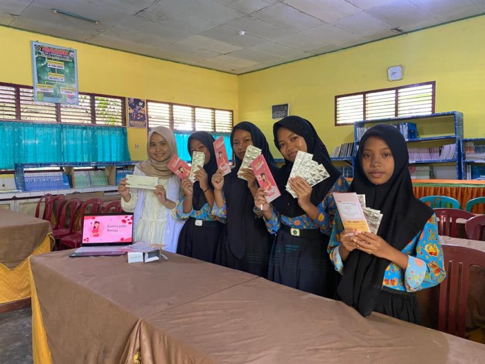 Tim Puskesmas Tenam Laksanakan Mini Project di MTsN 3 Batanghari: Uji Efektivitas Kartu Kontrol Anemia pada Siswi