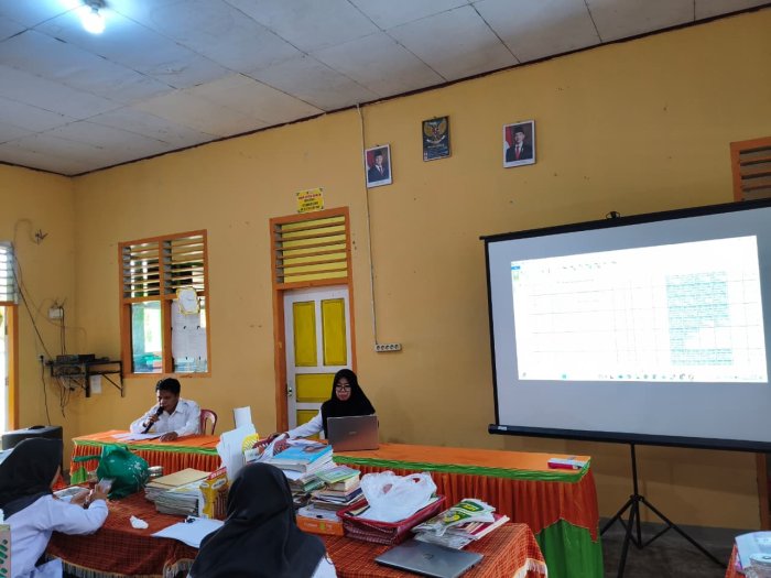 MTsN 3 Batang Hari Matangkan Program Literasi Lewat Rapat Rutin September