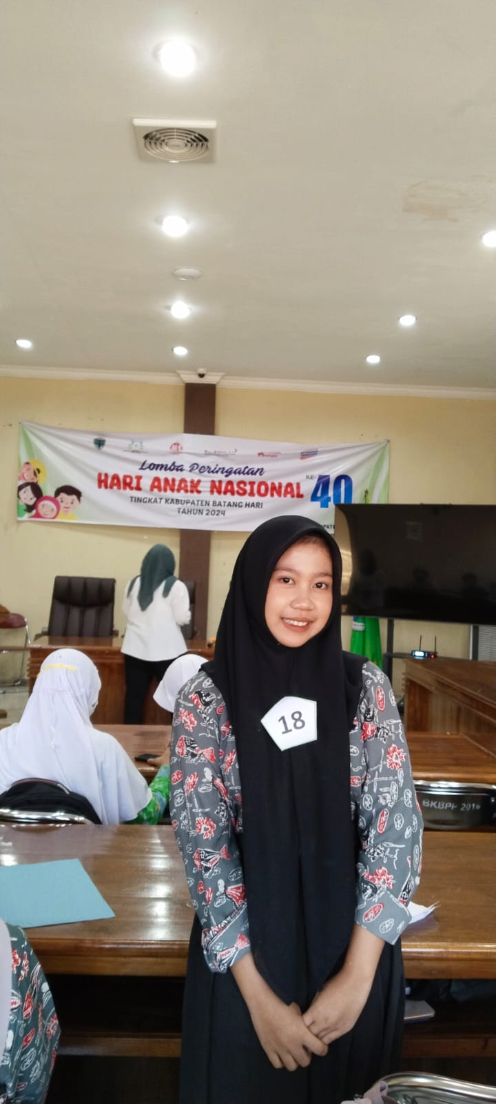 Berbakat Dalam Melukis, Aurel Wakili MTsN 3 Batang Hari Ikuti Lomba Karikatur Memperingati HAN