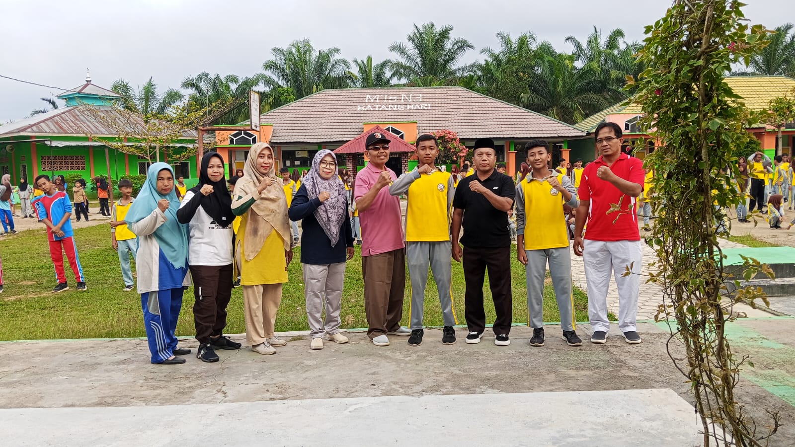 Dua Siswa MTsN 3 Batang Hari Ikuti Lomba Sepak Bola U-15 Piala Menpora Provinsi Lampung