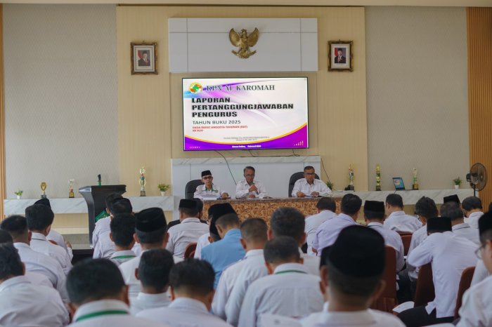 Tunjukkan Komitmen, 7 Perwakilan MTsN 3 Batang Hari Hadiri RAT KPN Al Karomah 2025