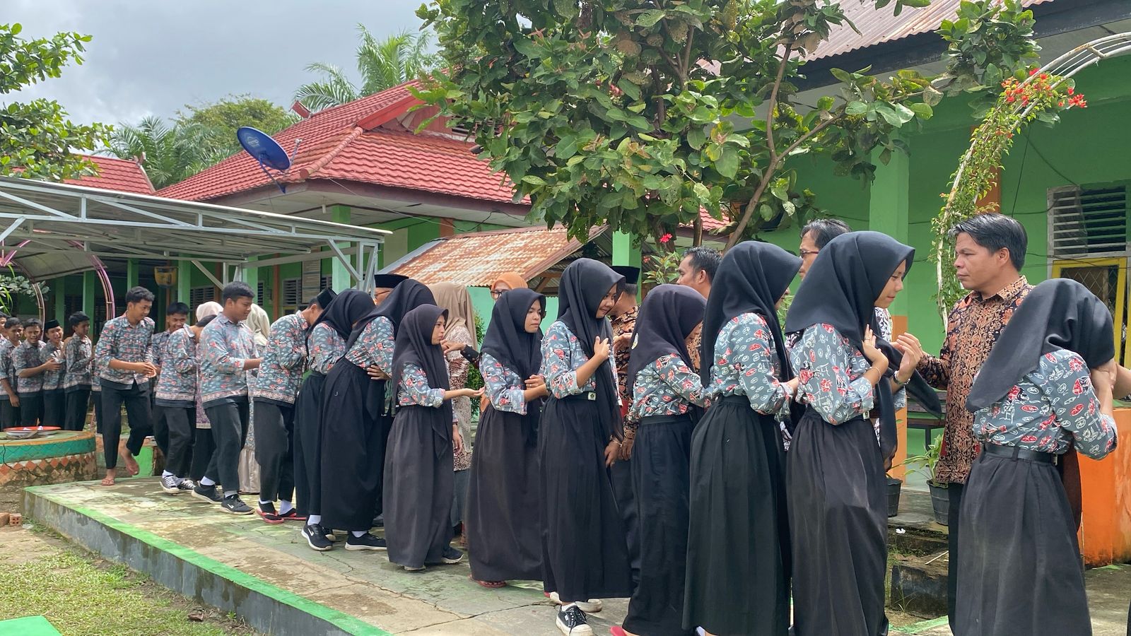 Menyambut Bulan Suci Ramadhan 1446 H, MTsN 3 Batang Hari Adakan Doâ€™a Bersama dan Saling Memaafkan