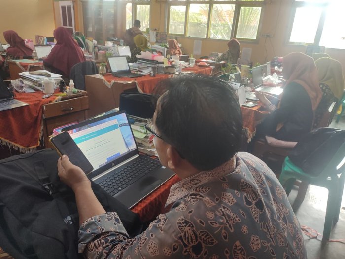 Inovasi Supervisi Digital, Guru MTsN 3 Batang Hari Kompak Aktivasi Akun MAGIS Inovasi Supervisi Digital, Guru MTsN 3 Batang Hari Kompak Aktivasi Akun MAGIS