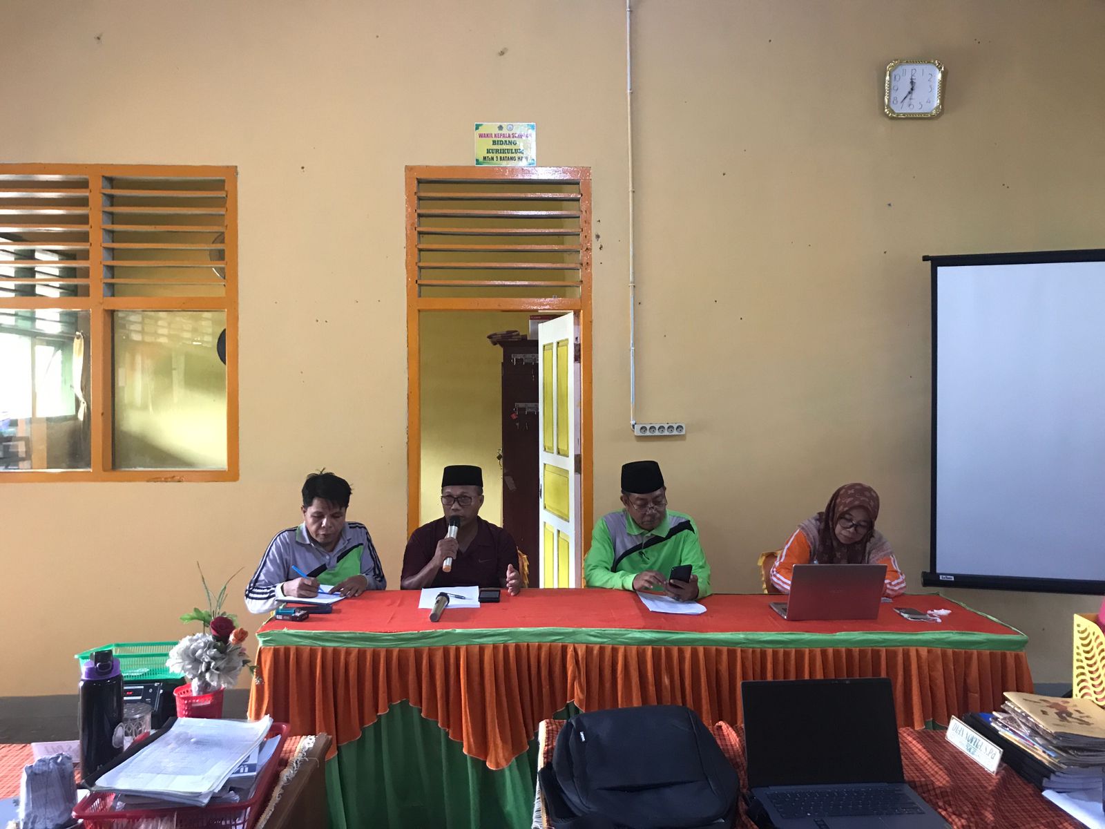 Rapat Rutin Bulan Oktober MTsN 3 Batanghari