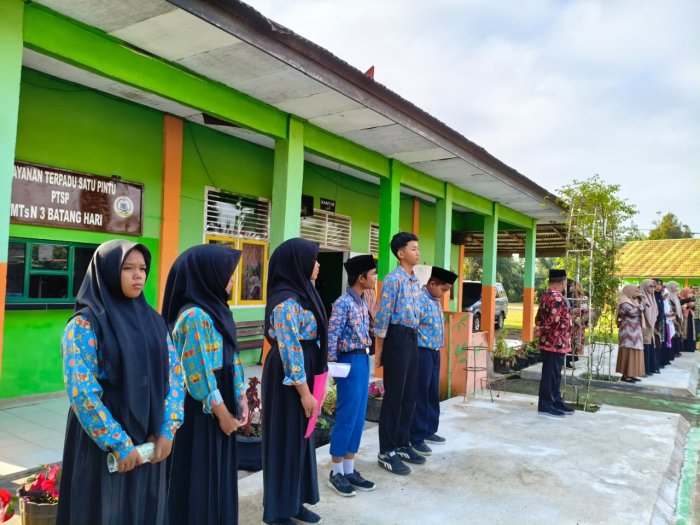 Semarak Demokrasi: MTsN 3 Batang Hari Gelar Pengambilan Nomor Urut dan Penyampaian Visi-Misi Paslon OSIM 2025/2026