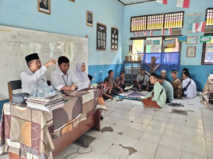 ASN MTsN 3 Batang Hari Salurkan Zakat Bersama Baznas Kabupaten Batang Hari
