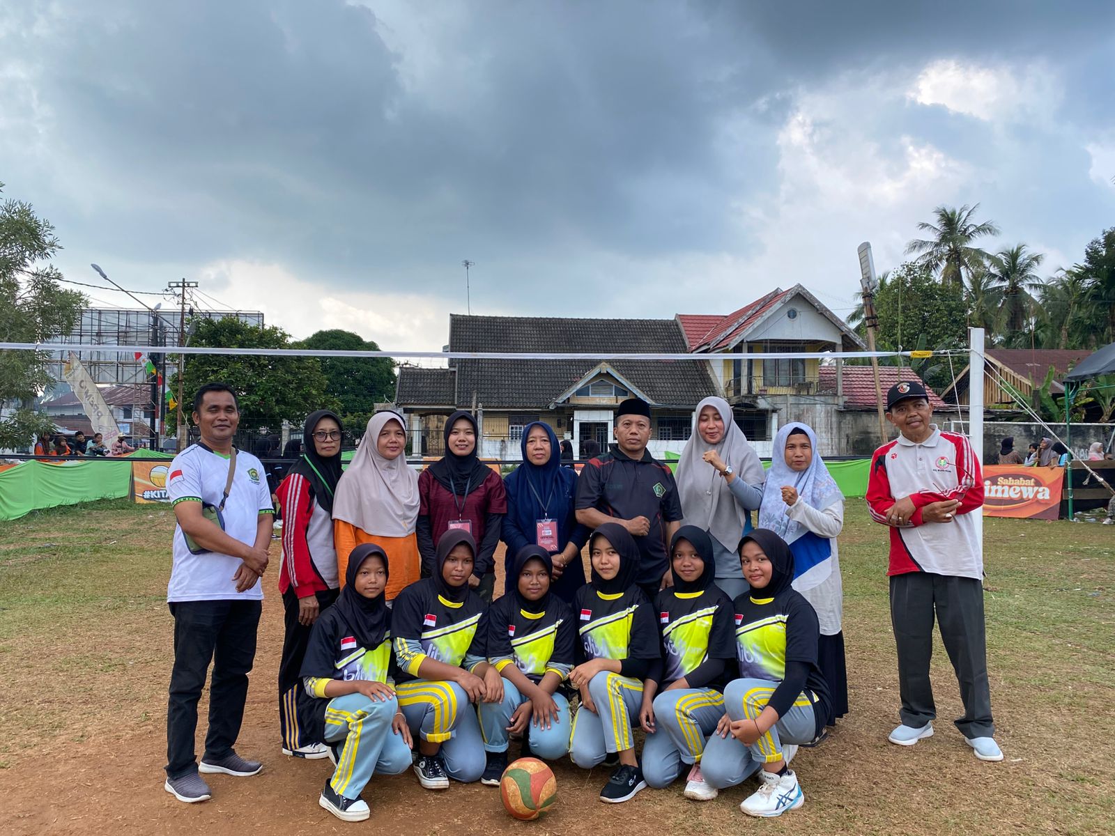 Siswa MTsN 3 Batang Hari Borong Prestasi di Lomba Voli Tingkat Pelajar SLTP Kelurahan Sridadi