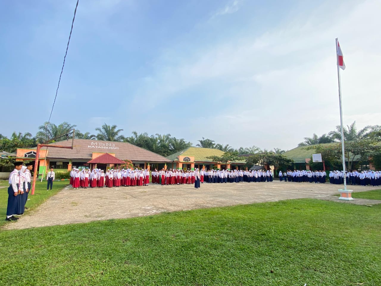 Mengawali Tahun Ajaran 2024/2025 Dengan Upacara Dan Pembukaan MATSAMA 