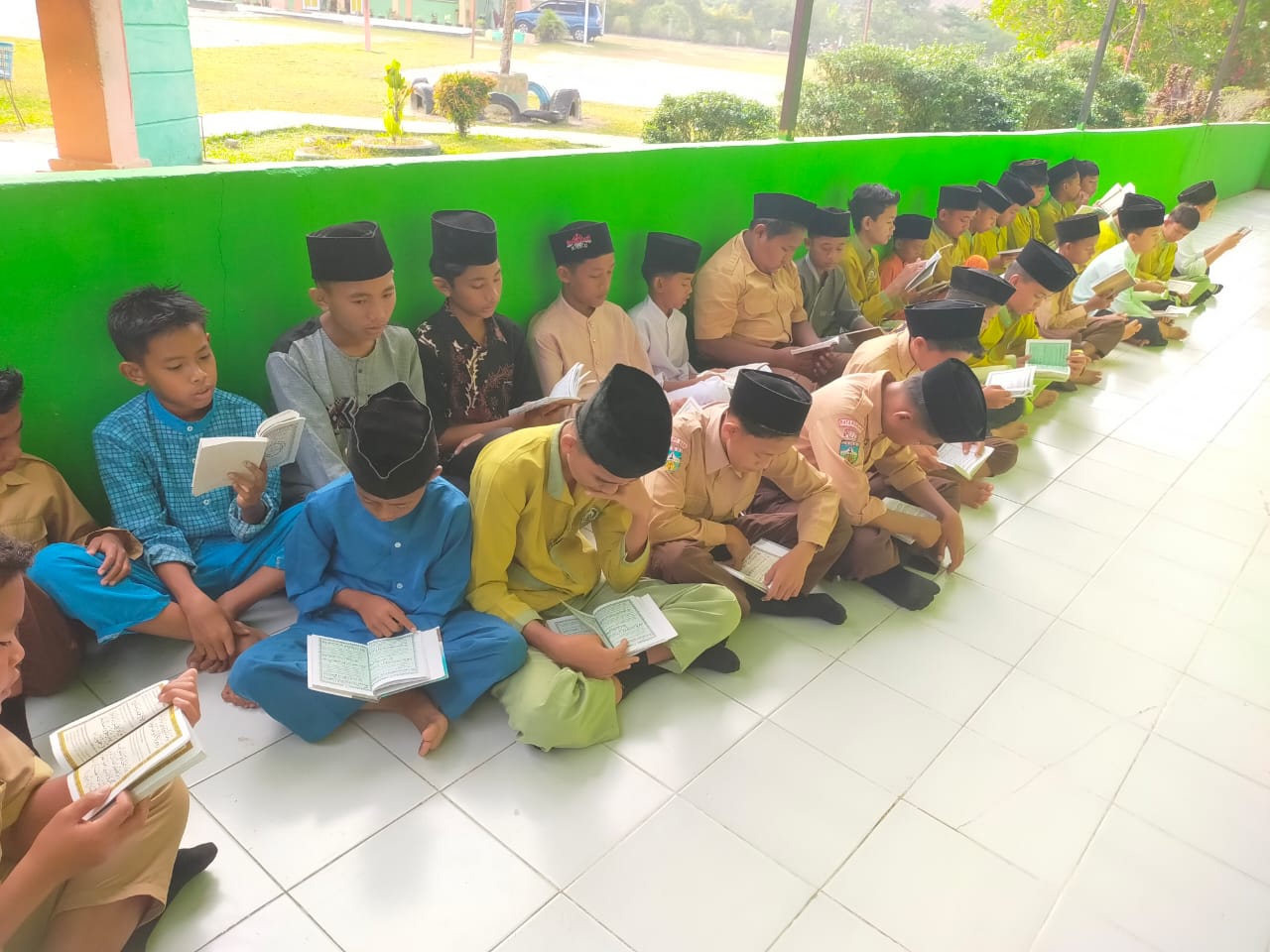 Mantapkan Karakter Siswa Lewat Pembiasaan Yasinan di MTsN 3 Batang Hari