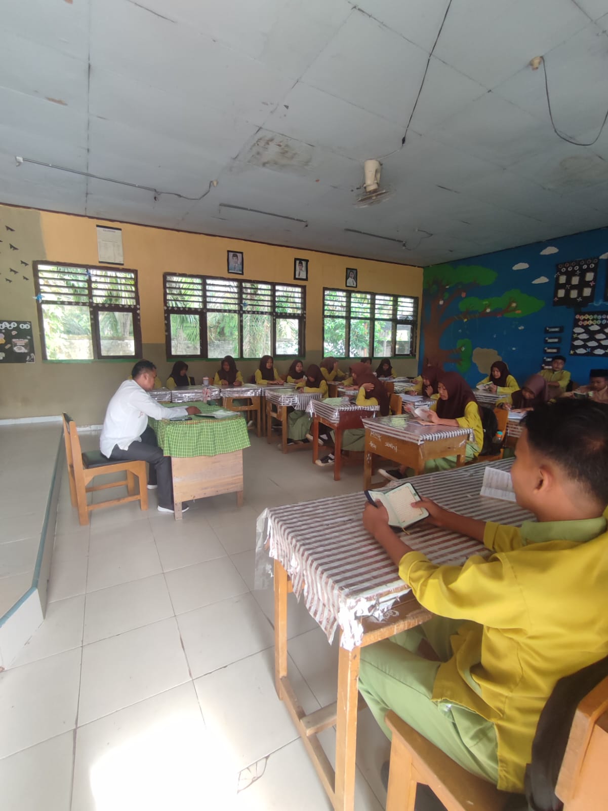 Pembiasaan Jum'at Guna Membentuk Spiritualitas Siswa MTsN 3 Batang Hari