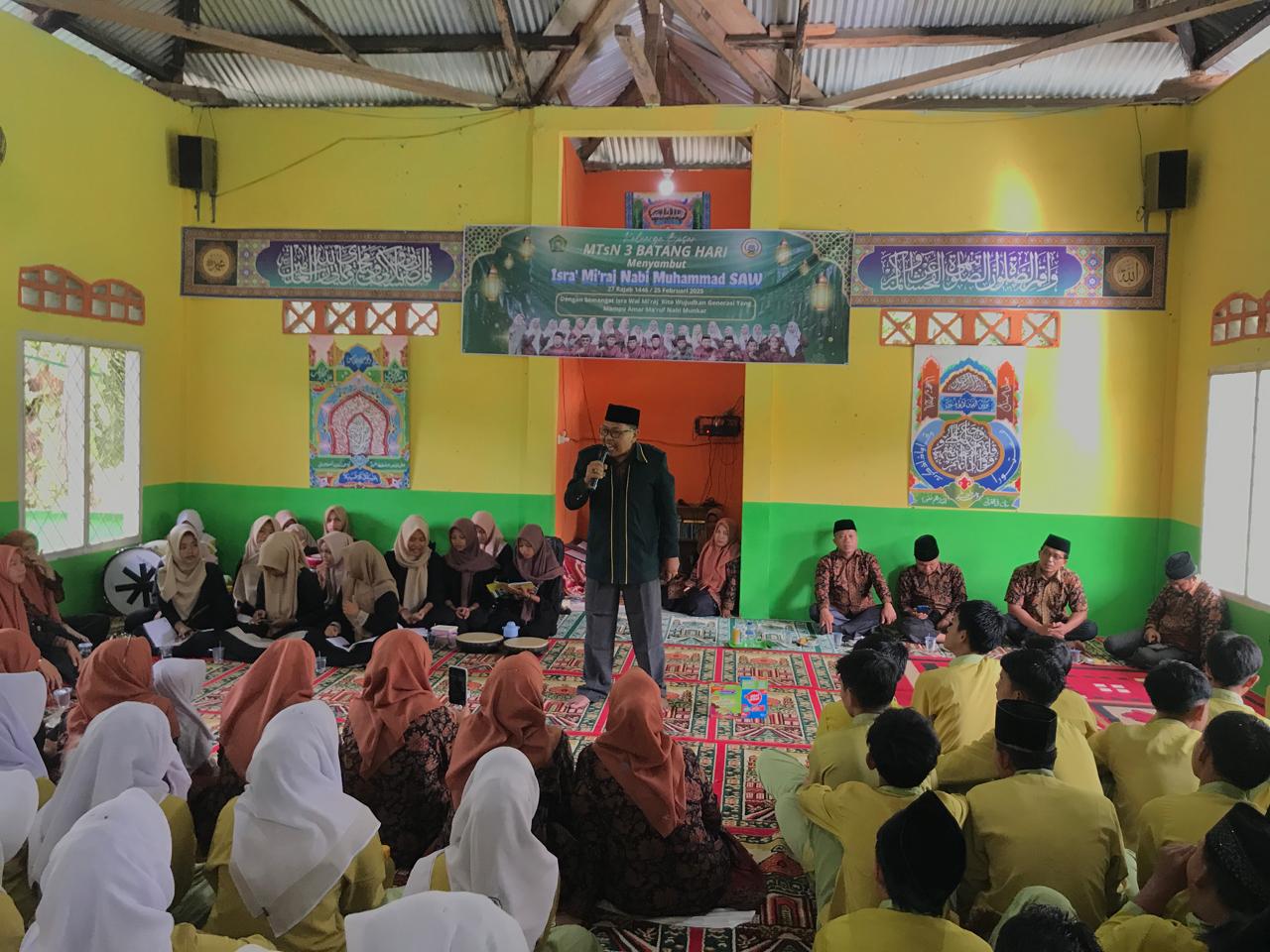 MTsN 3 Batang Hari Adakan Peringatan Isra Mi'raj Nabi Muhammad SAW 1446 H