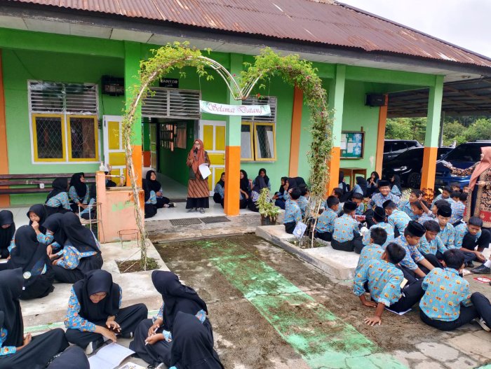 GLM Cakra Minggu Ini: Bidang Bahasa Kupas Tuntas Procedure Text di MTsN 3 Batang Hari