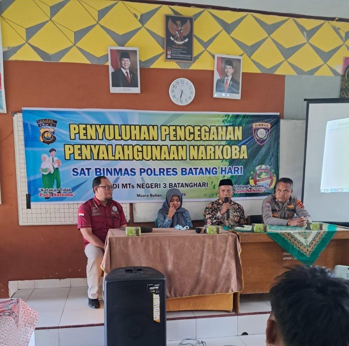 Cegah Narkoba, Polres dan BNN Edukasi Penyuluhan Narkoba Kepada Siswa MTsN 3 Batang Hari Cegah Narkoba, Polres dan BNN Edukasi Penyuluhan Narkoba Kepada Siswa MTsN 3 Batang Hari