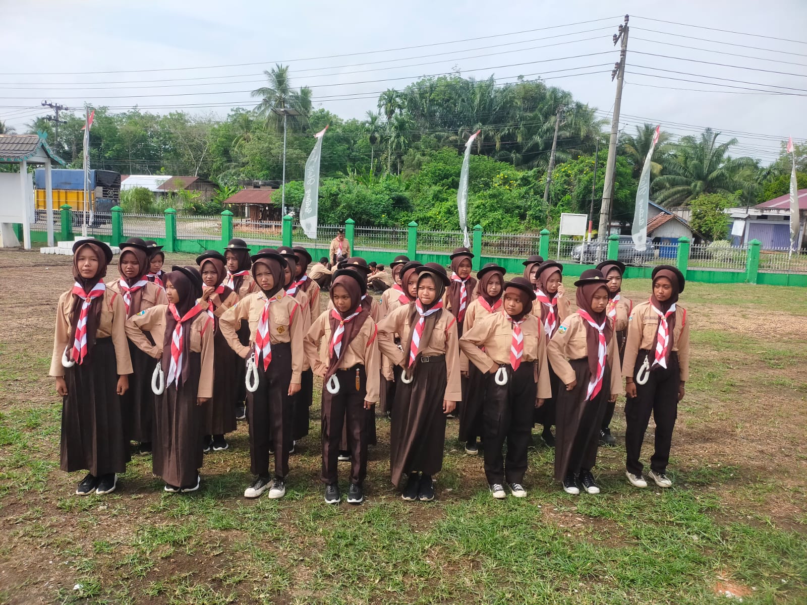 MTsN 3 Batang Hari Ikuti Ziarah dan Tabur Bunga Peringatan Hari Pramuka ke-64