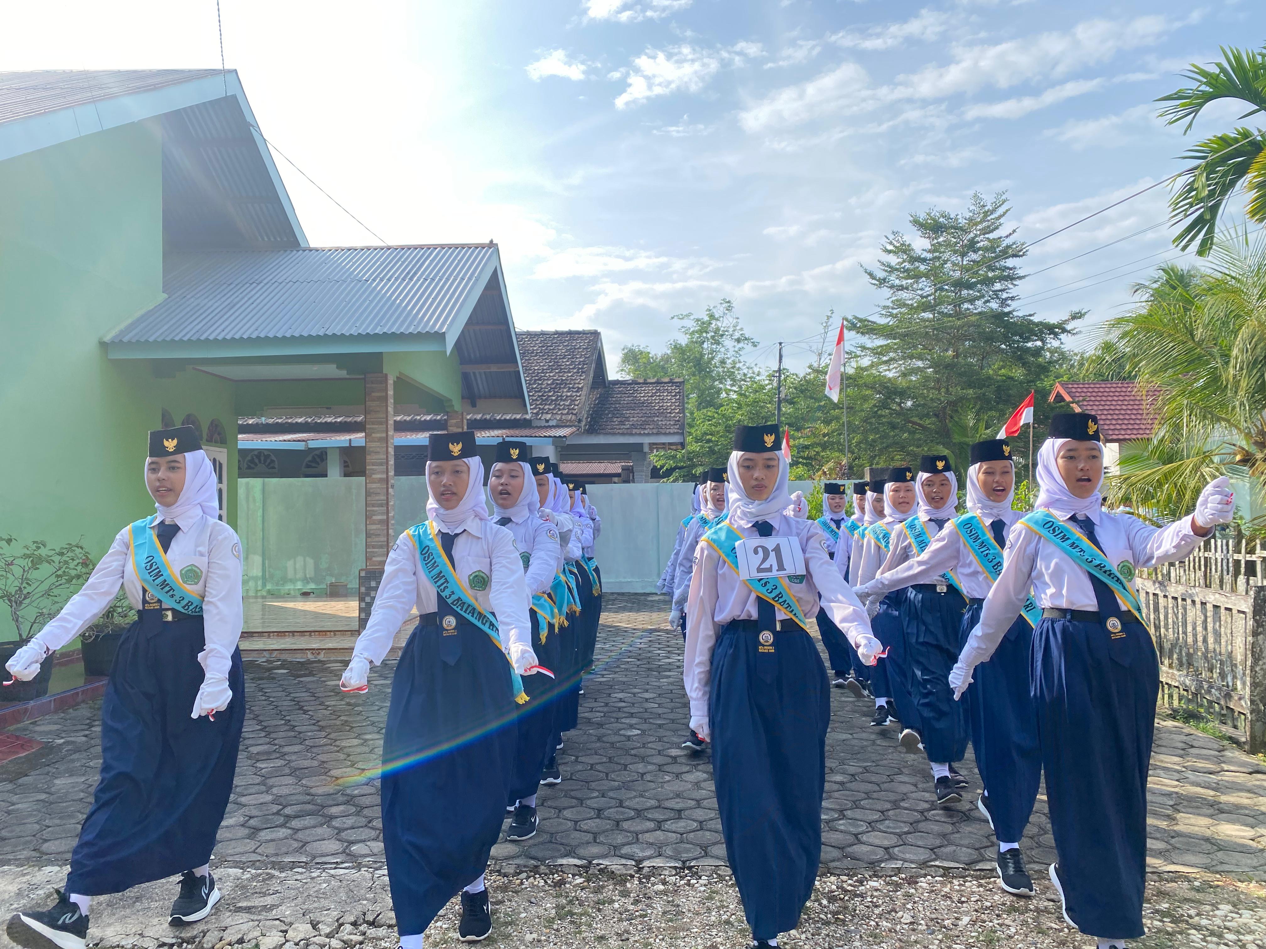 MTsN 3 Batang Hari Kirim Dua Tim LKBB untuk Meriahkan HUT ke-80 RI se-Kelurahan Sridadi