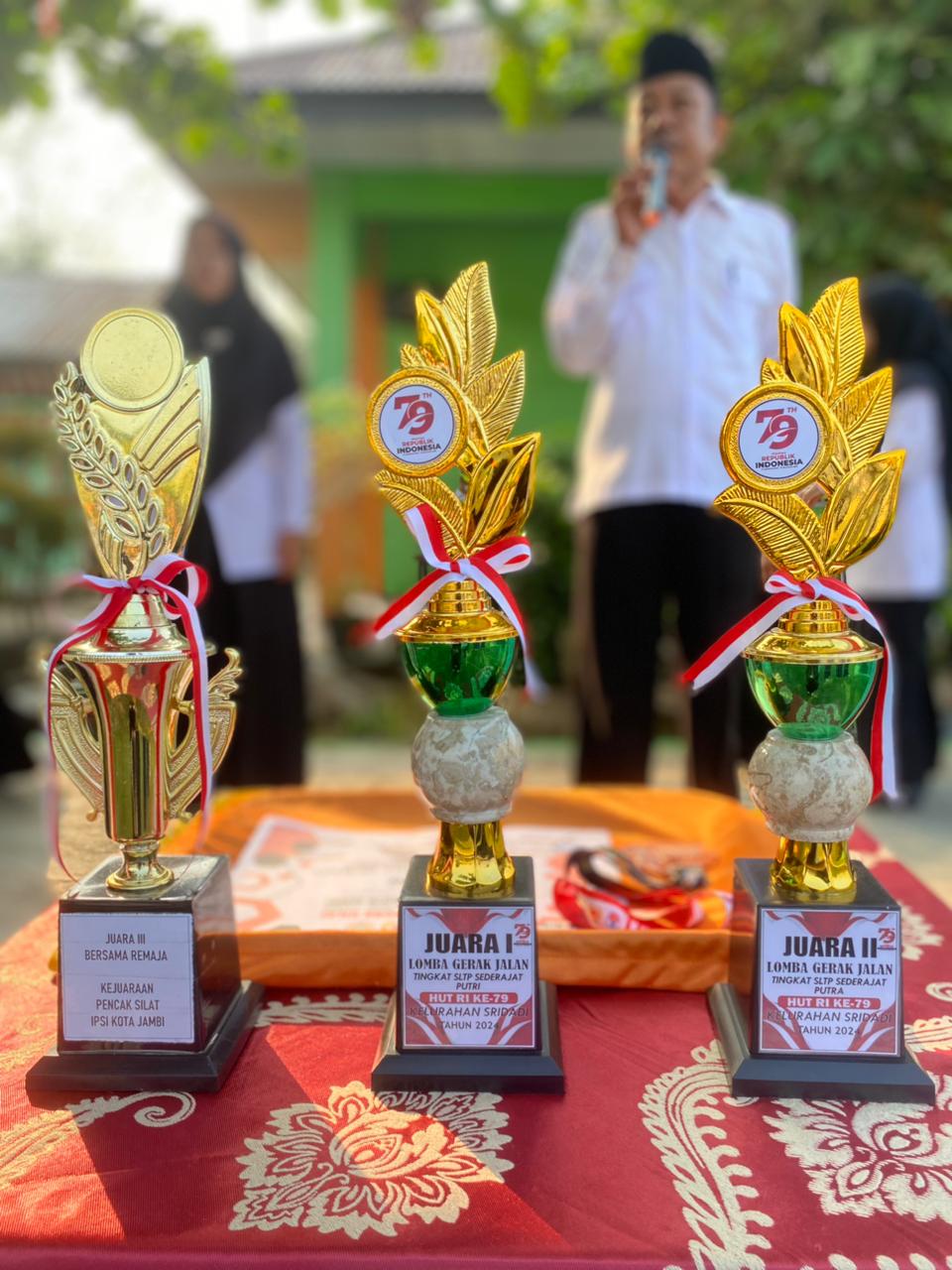 Bangga! MTsN 3 Batang Hari Raih Juara Gerak Jalan dan Pencak Silat 