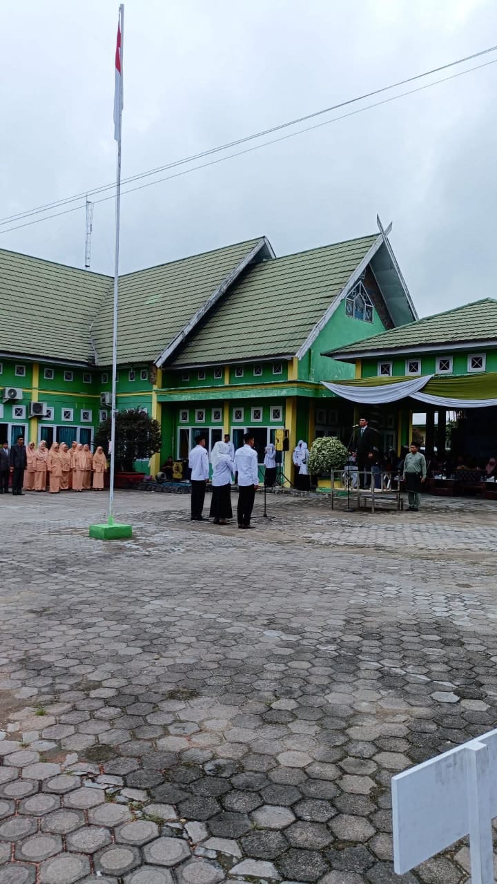 MTsN 3 Batanghari Ikuti Upacara HAB Ke-79 Kemenag yang Dipimpin Oleh Bupati Batanghari