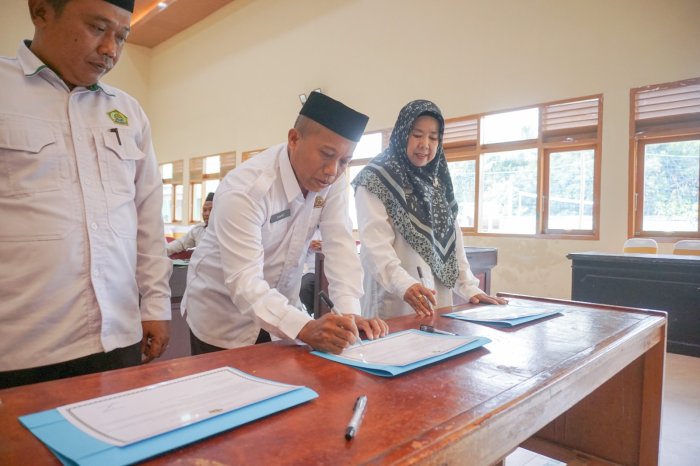 Penandatanganan Pakta Integritas Warnai Rakor Seksi Pendidikan Madrasah Kemenag Batang Hari