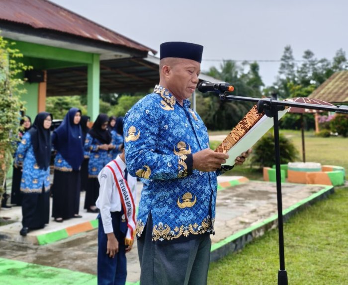 Semangat Pahlawan Tak Pernah Padam, MTsN 3 Batang Hari Gelar Upacara Penuh Makna Semangat Pahlawan Tak Pernah Padam, MTsN 3 Batang Hari Gelar Upacara Penuh Makna