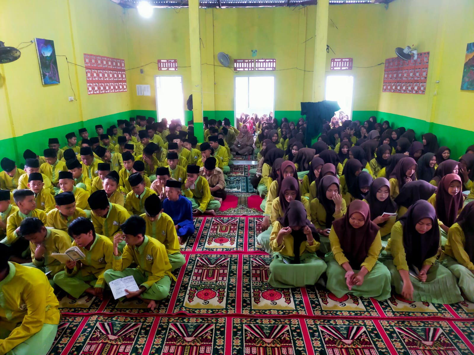 Penerapan Pendidikan Karakter, MTsN 3 Batanghari Adakan Pembiasaan Yasinan dan Doa Perdana Diawal Semester Genap