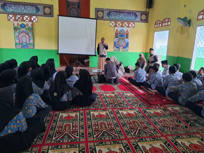 Sosialisasi Inspiratif: Tim PSB SMA Diniyah Al-Azhar Sambangi MTsN 3 Batang Hari